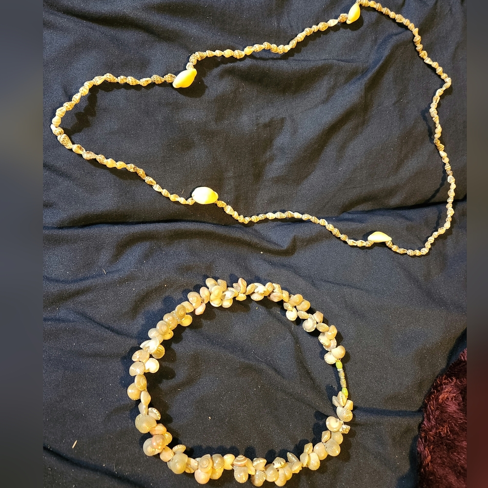 Vintage Shell Necklace Set